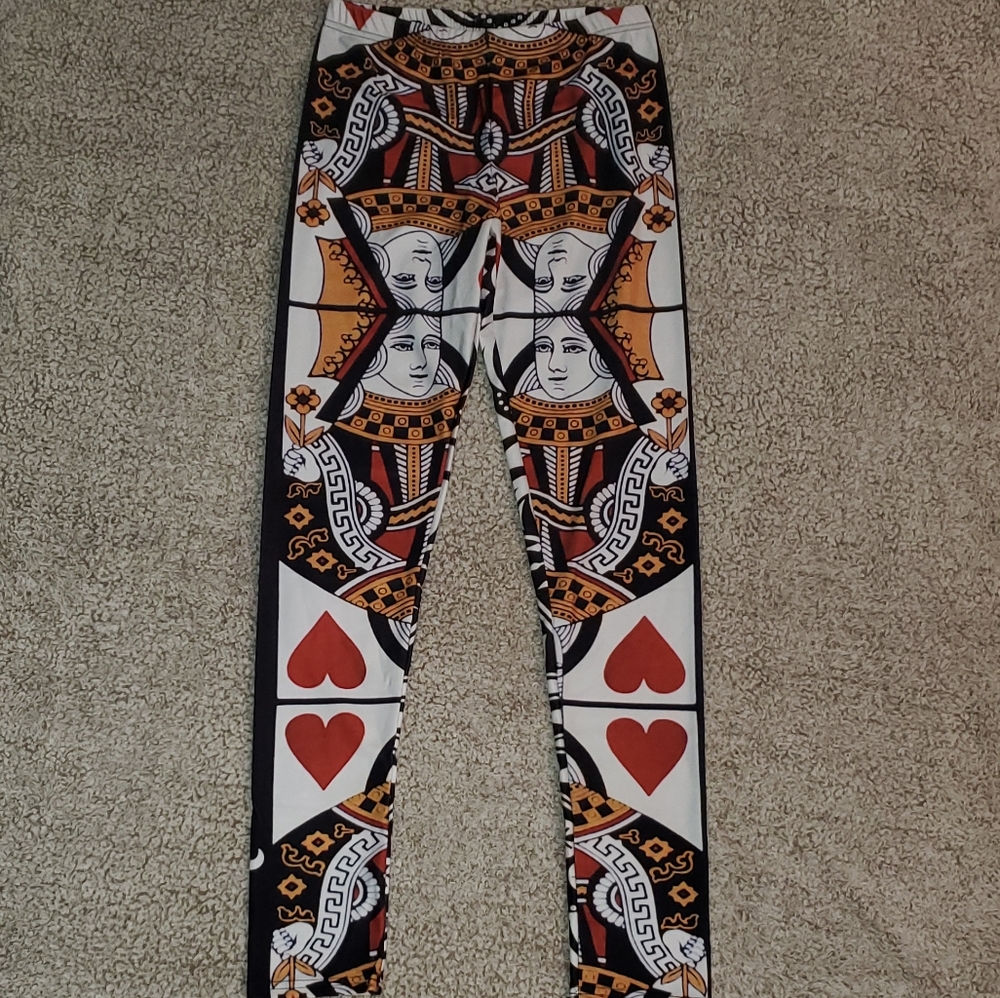 SALE 3/$15 - Queen of hearts Leggings